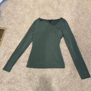 Express body counter long sleeve top
